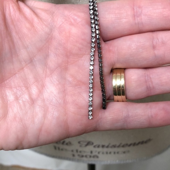 Guess, Black/Silver Rhinestone Lariat Necklace - Picture 4 of 6